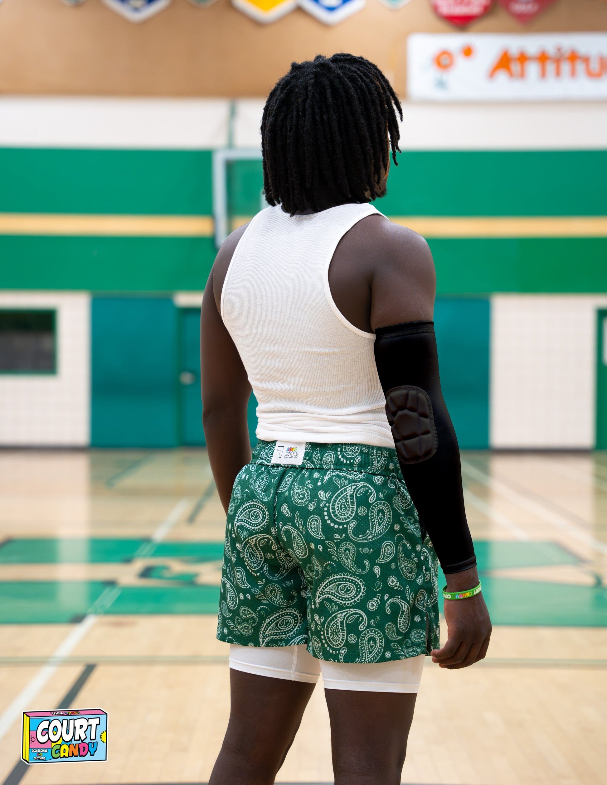 Black Court Candy Basketball Compression Arm Sleeve Shooting Sleeve Padded Shooting Sleeve Performance Arm Sleeve NBA Breathable Polyester Spandex Elbow Sleeve Injury Prevention Men Women Youth Mens Womans