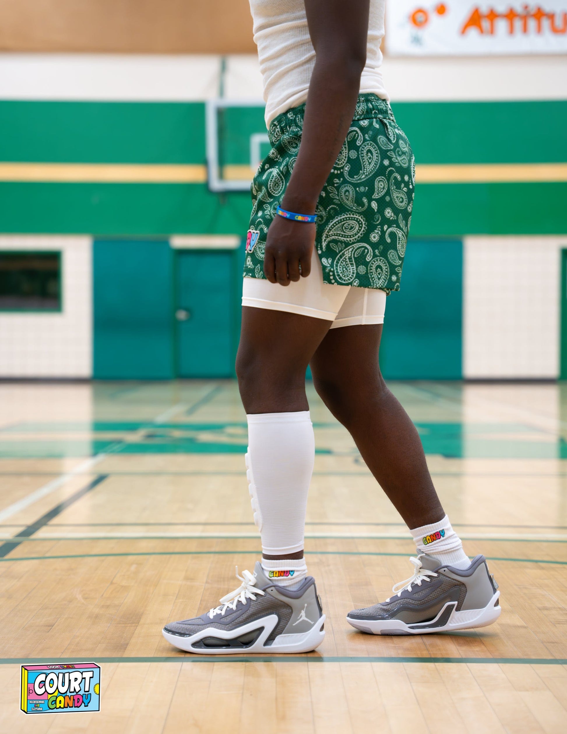 White Court Candy Basketball Compression Padded Calf Sleeve Calf Sleeves Breathable Polyester Spandex Shin Sleeve Running Sleeve Ankle Short Long Compression Sock Protective Performance Calf Sleeve Injury Prevention Men Women Youth Mens Womans